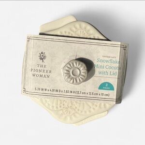 NWT The Pioneer Woman Vintage Lace Snowflake Cocotte with Lid